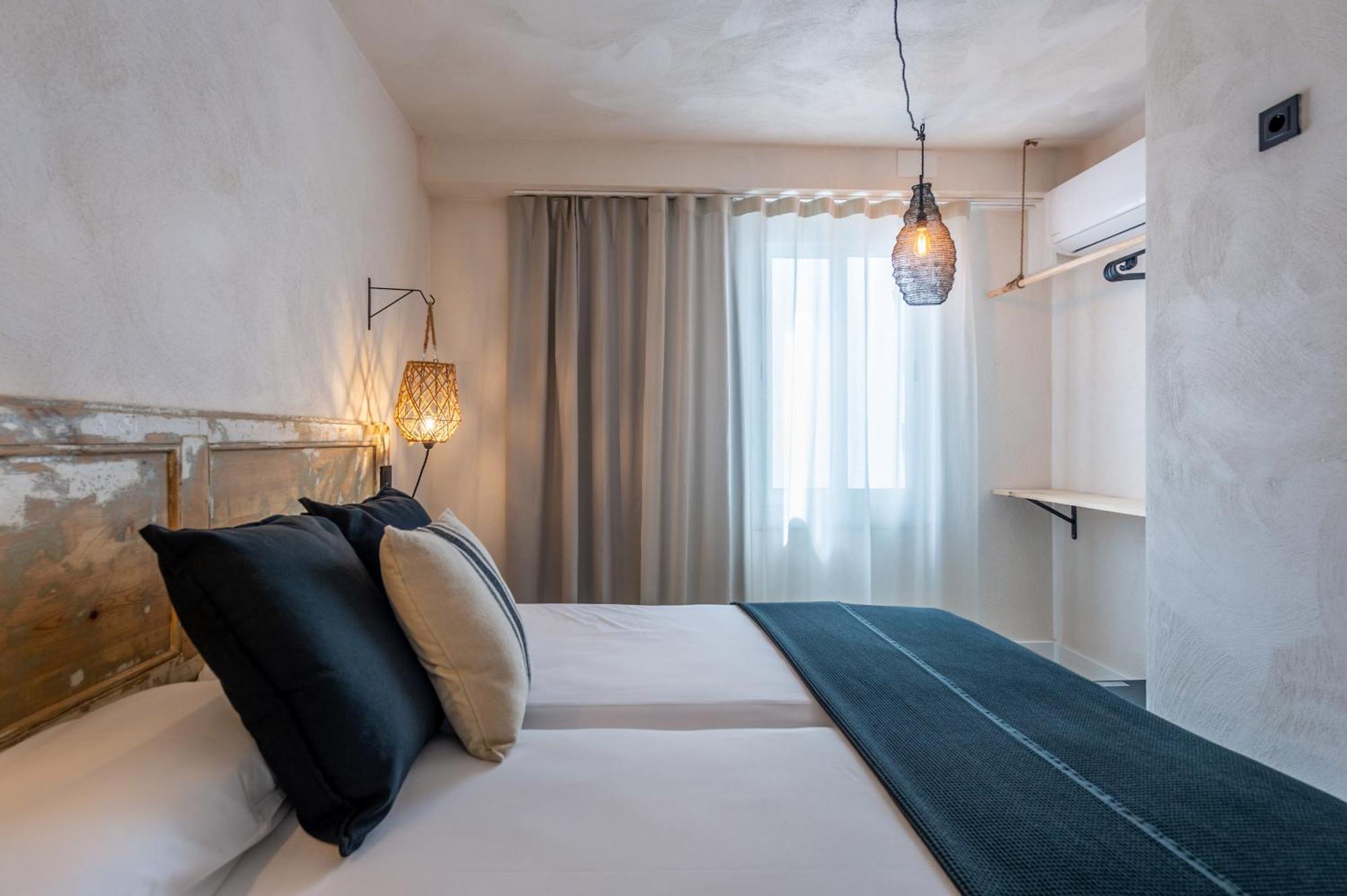 Hostal Boutique Es Menut Tossa de Mar Exteriör bild