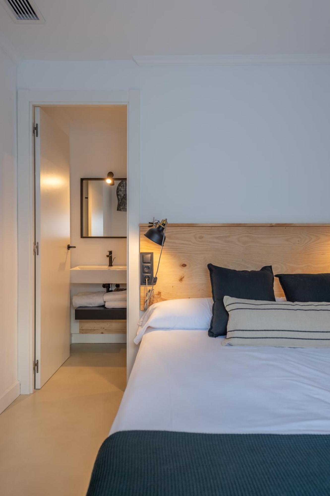 Hostal Boutique Es Menut Tossa de Mar Exteriör bild